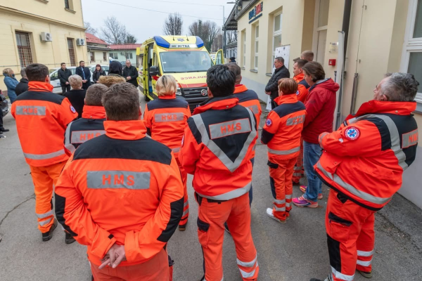 Zavod za hitnu medicinu Karlovačke županije dobio novo vozilo